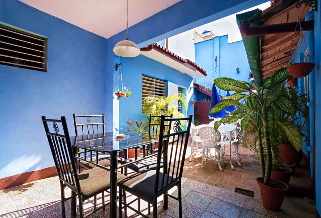 Casa_Particular_Hostal_Castellón_Trinidad_Terrassentisch